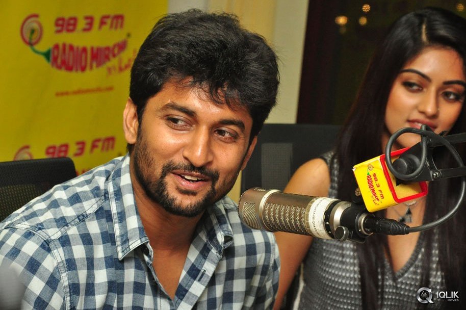 Majnu-Movie-Team-At-Radio-Mirchi